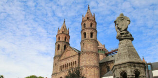 Il Sindaco Pizzarotti per la prima volta Worms. Trentacinque anni di gemellaggio tra il romanico padano e il gotico della Renania