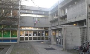 Parma, incendio nel cantiere della Scuola Newton. Evacuati anche i bambini della scuola infanzia Tartaruga