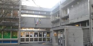 Parma, incendio nel cantiere della Scuola Newton. Evacuati anche i bambini della scuola infanzia Tartaruga