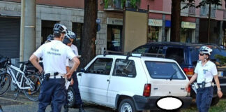 Controlli anti spaccio con pattuglia in bicicletta: 16 identificati e 4 sequestri. Casa: “Colpire anche chi compra droga”