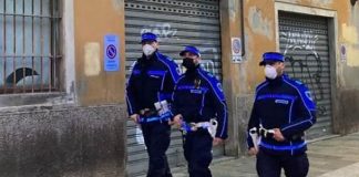 Blitz della Polizia Locale in via Monte Altissimo. Fermata una persona per spaccio e resistenza a pubblico ufficiale