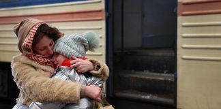 Quelli “in prima fila” per l’Ucraina non saranno gli stessi che “schifano” i barboni e i migranti….