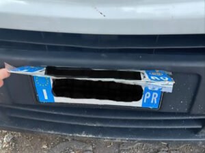 La Polizia Locale di Parma ha fermato un furgone con targa di un’auto radiata