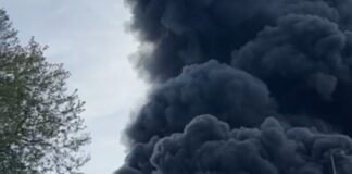 Incendio in via Emilio Lepido completamente spento. Nuova proroga all’ordinanza sindacale