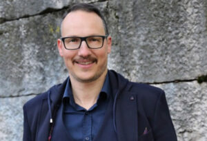 Una bomba d’acqua in un mare di cemento. Ad ogni azione corrisponde una reazione uguale e contraria