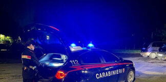 Vuole “vendicare” la morte del figlio dando fuoco a un bar e viene ucciso dai proprietari: c’era una volta una civiltà