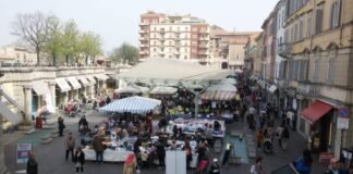 Il Comune di Parma informa dello spostamento temporaneo di 28 posteggi dei mercati di Piazza Ghiaia