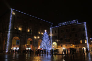 Parma accende il suo Albero di Natale