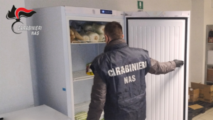 I NAS di Parma sequestrano cento chili di salsa di pomodoro in un ristorante