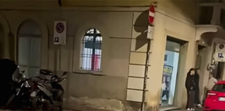 Cori fascisti “Me ne frego”, invocazioni “Duce, Duce”, nella sede di Fratelli d’Italia a Parma